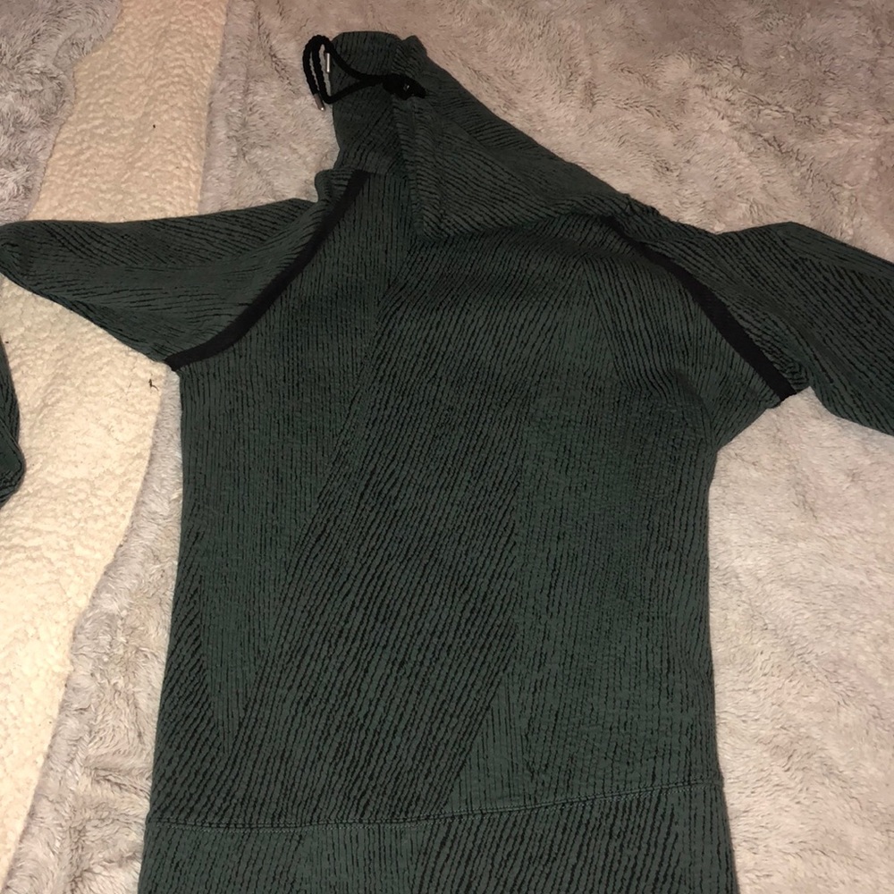 turtle neck sweatshirt - Picture 3 of 3